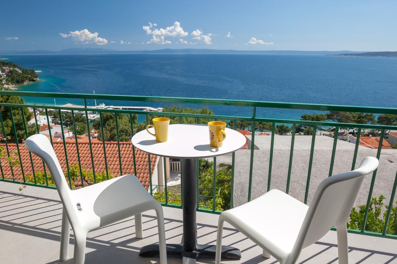 Apartments Juric Брела Екстериор снимка