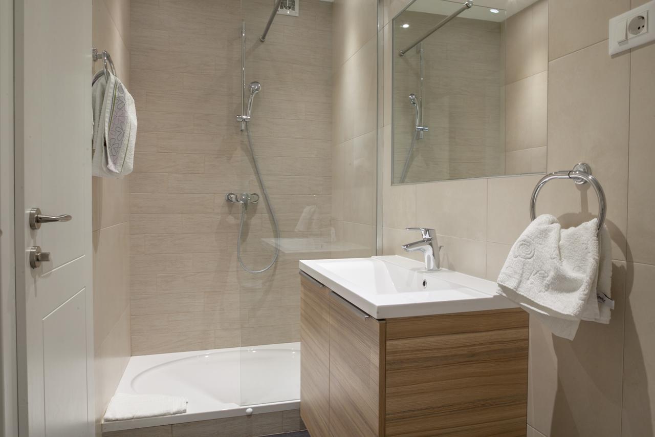Apartments Juric Брела Екстериор снимка