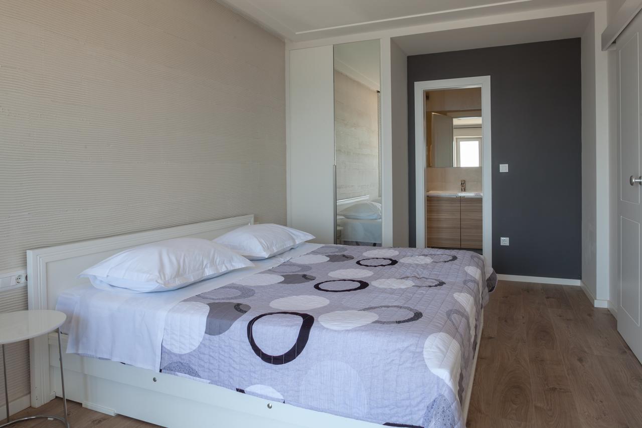 Apartments Juric Брела Екстериор снимка