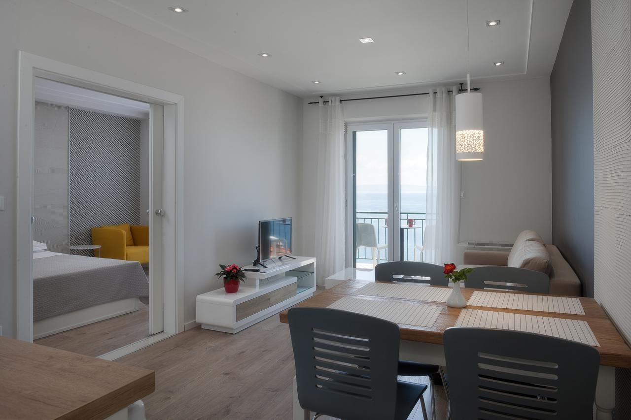 Apartments Juric Брела Екстериор снимка