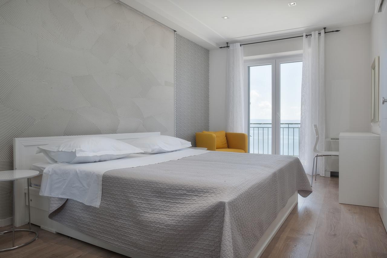 Apartments Juric Брела Екстериор снимка