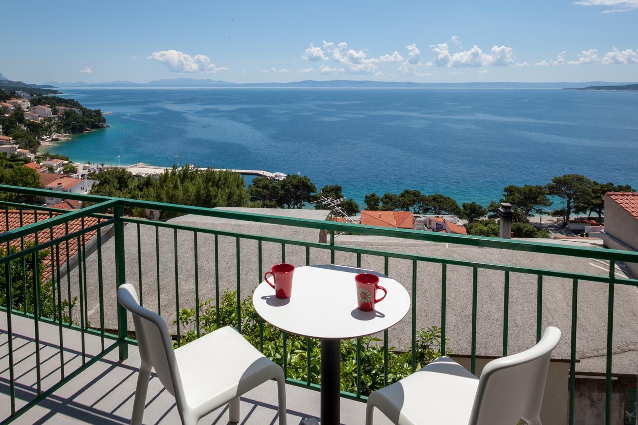 Apartments Juric Брела Екстериор снимка