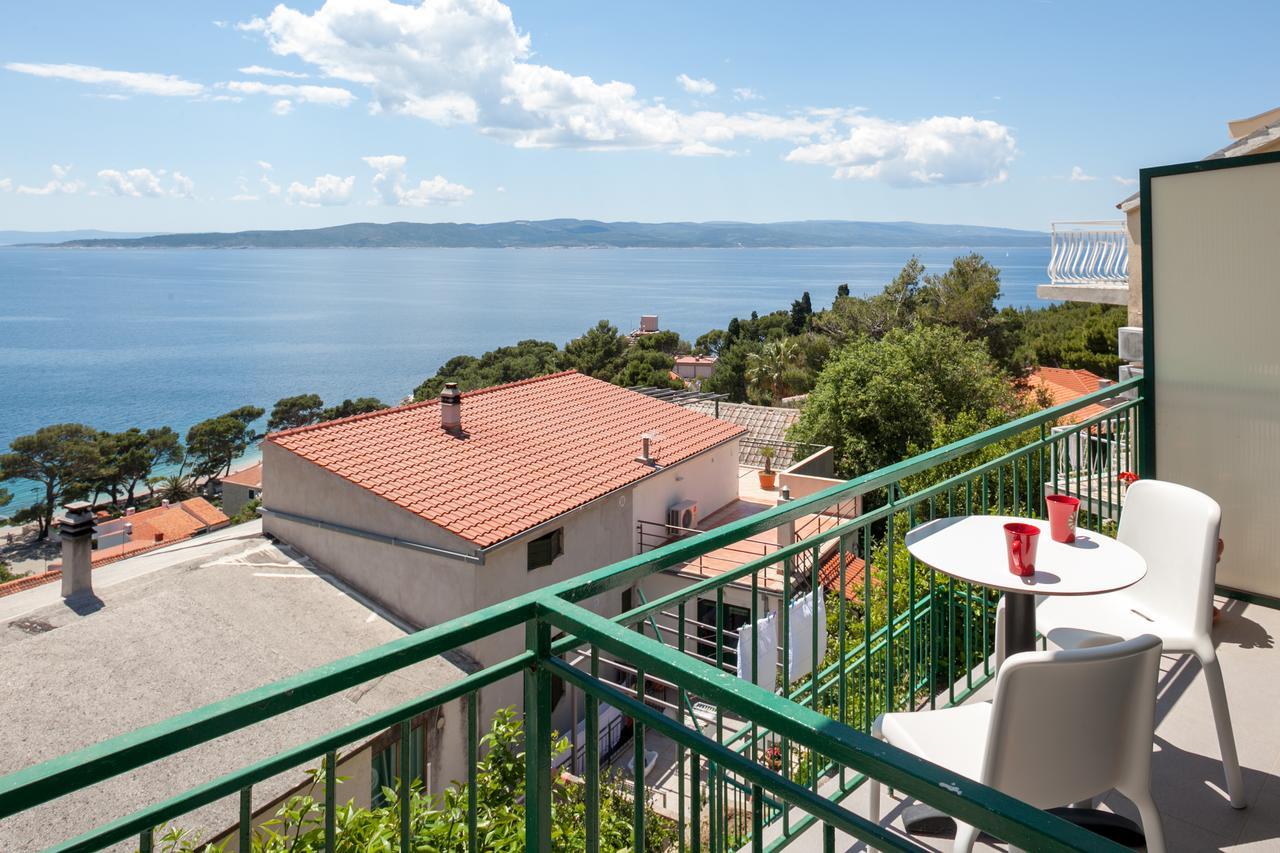 Apartments Juric Брела Екстериор снимка