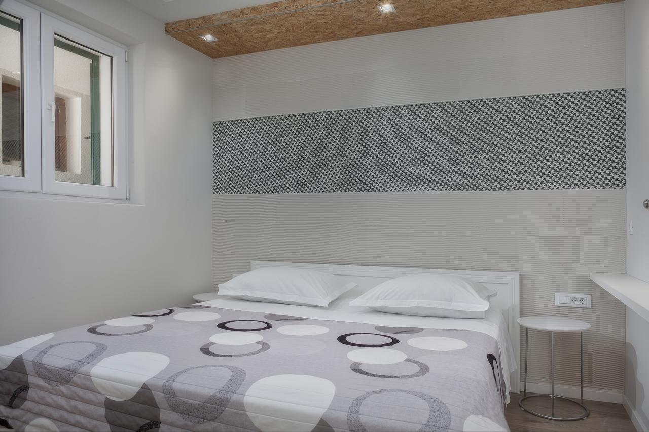 Apartments Juric Брела Екстериор снимка