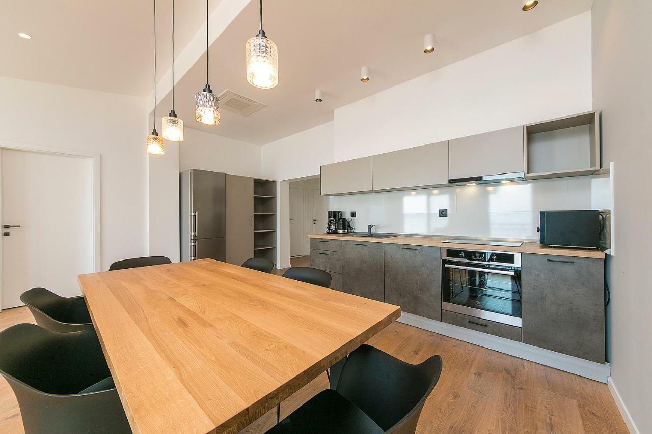 Apartments Juric Брела Екстериор снимка