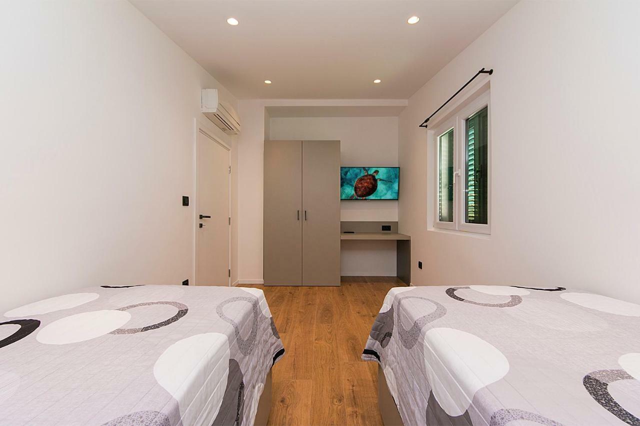 Apartments Juric Брела Екстериор снимка